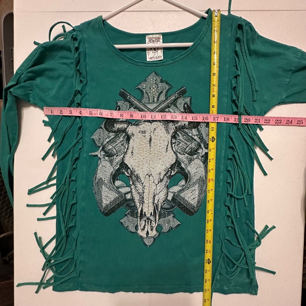 Vocal Teal Western‎ Top Long Sleeve Studded Skull Dueling Pistols Fringe Shirt L - Picture 6 of 6